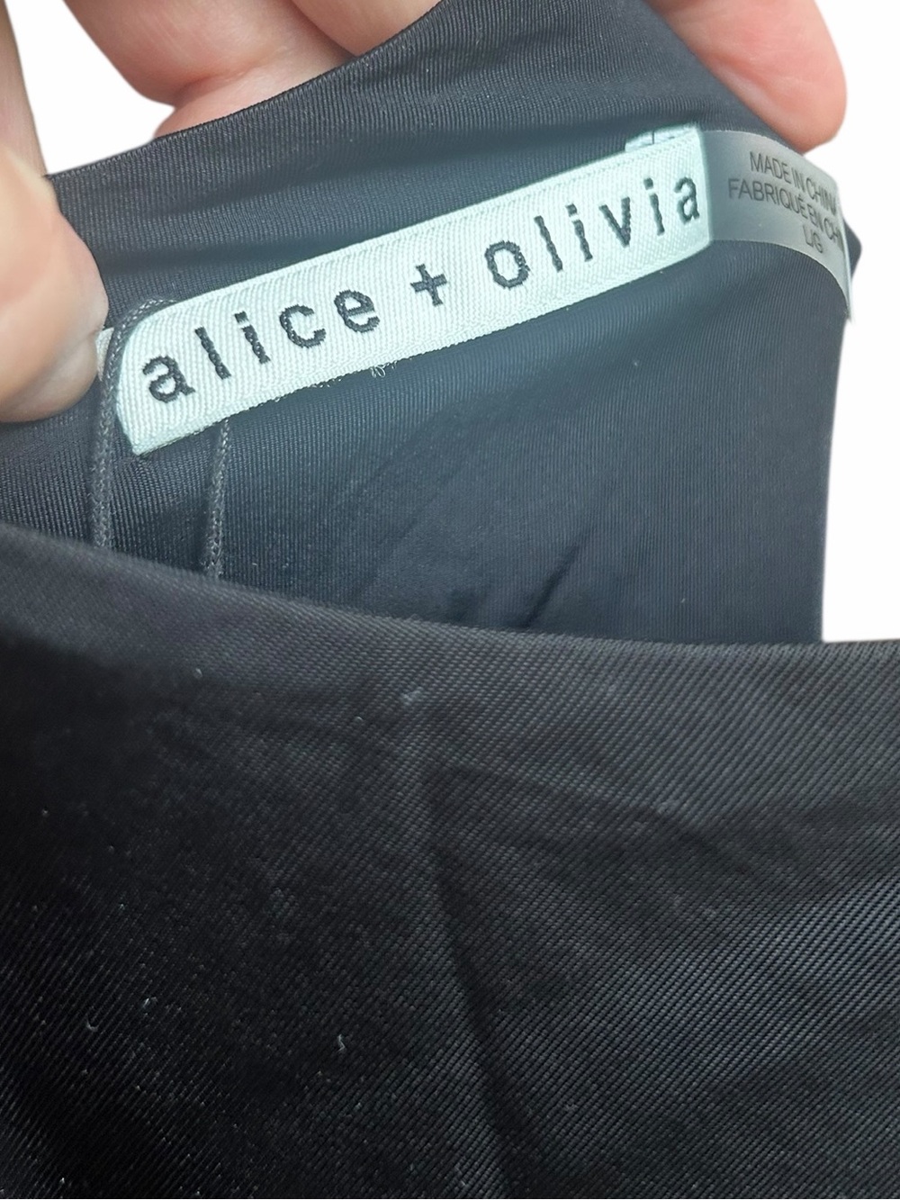 ALICE + OLIVIA Jillianne Scoop Neck Puff Sleeve Thong Bodysuit - Picture 8 of 9